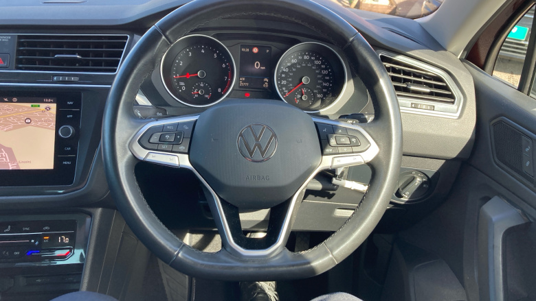 Volkswagen Tiguan 1.5 TSI 150 Life 5dr DSG Petrol Estate